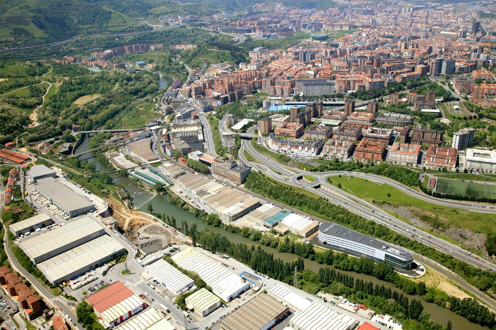 Alquiler de naves industriales en Bilbao - Centro Empresarial Bolueta